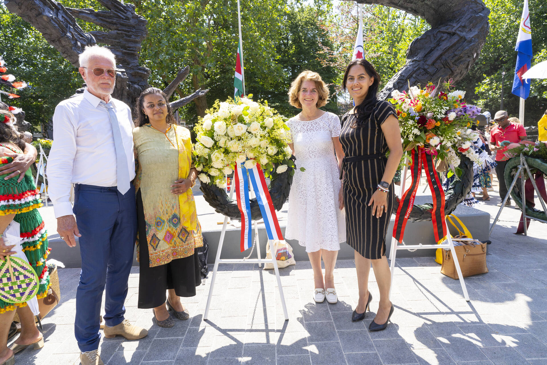 Diverse Eerste Kamerleden woonden de herdenking bij.