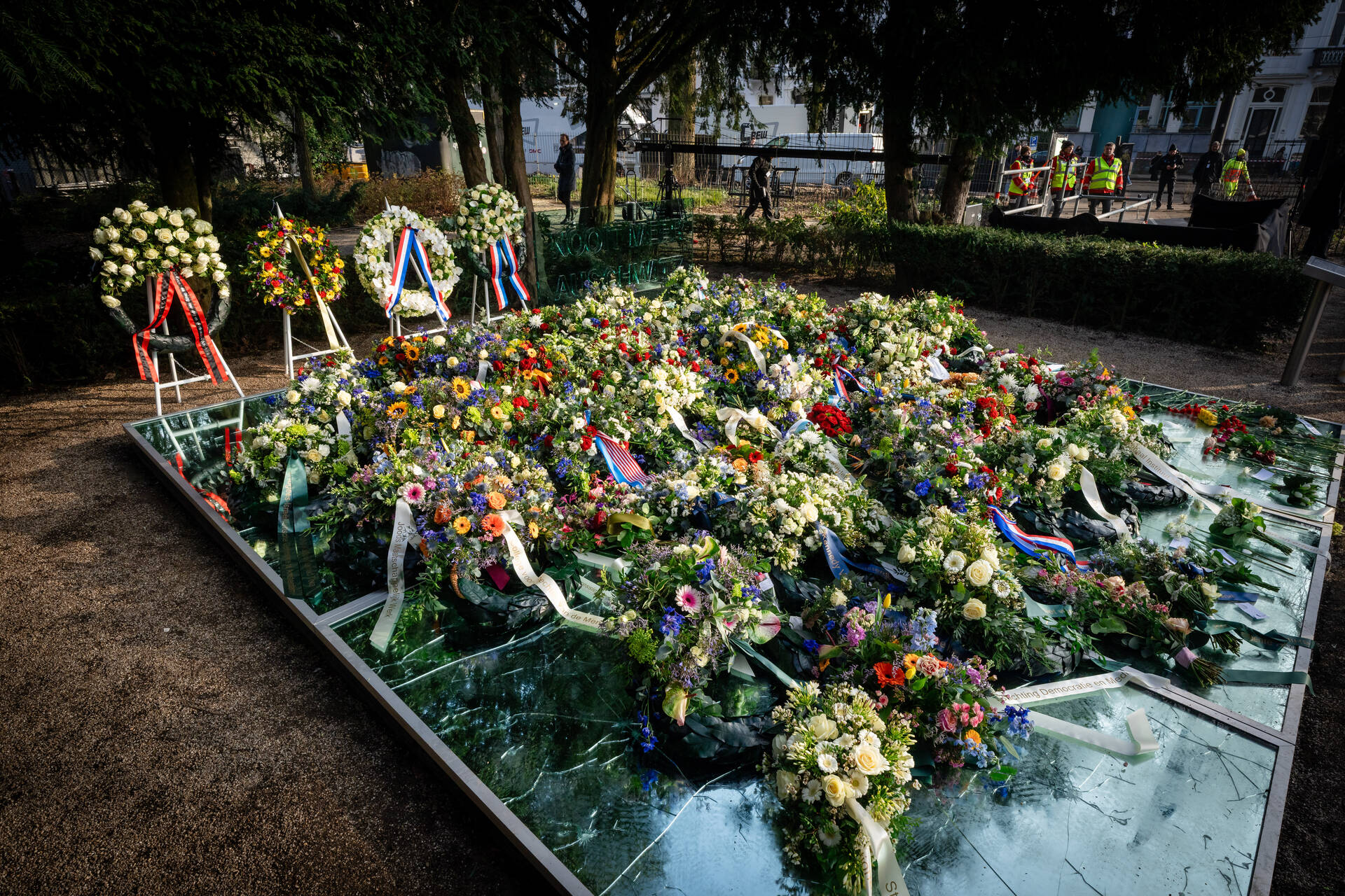 Spiegelmonument 'nooit meer Auschwitz'