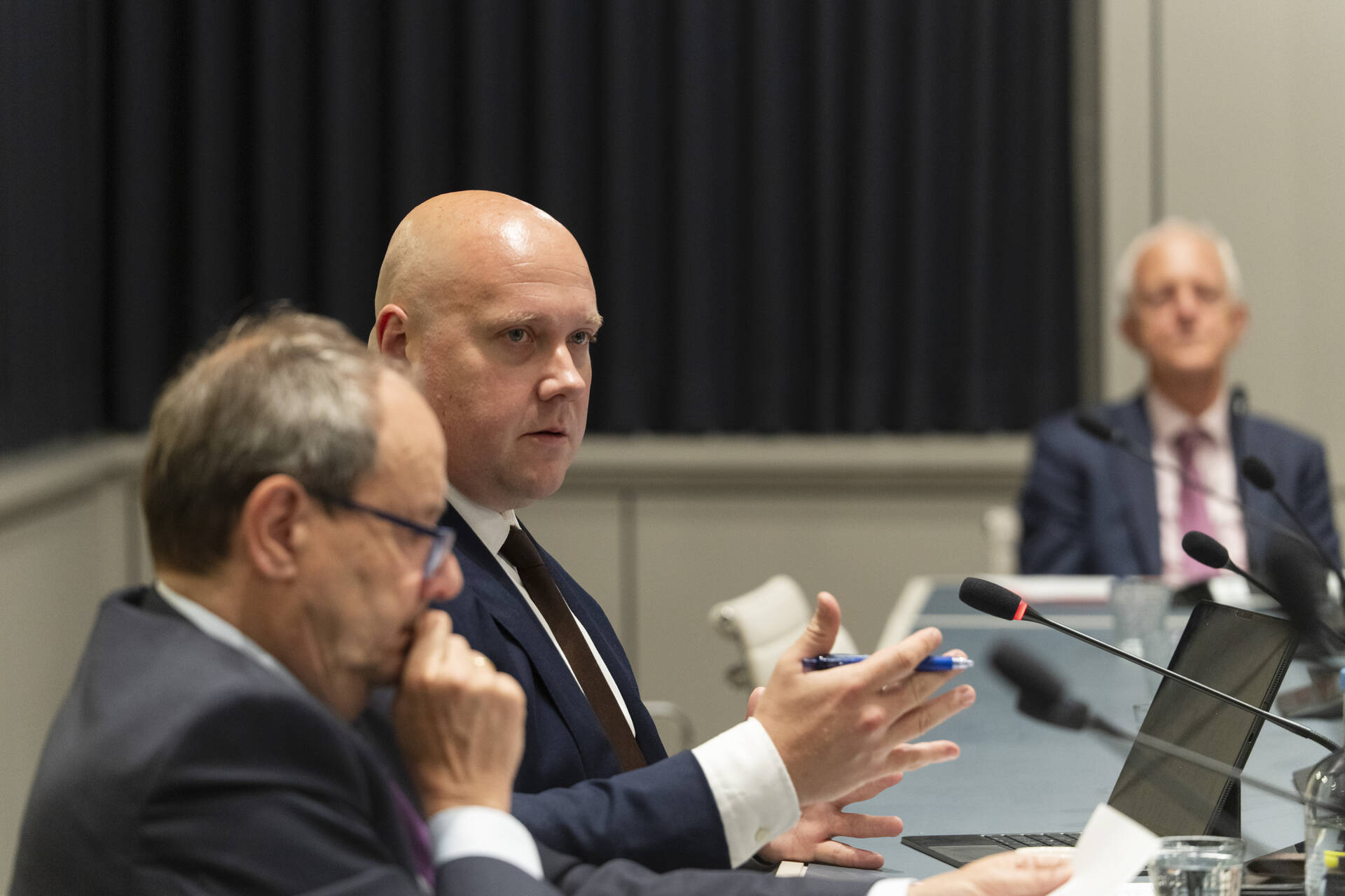 Ministers Vijlbrief en Aartsen maken kennis met de commissie SZW 