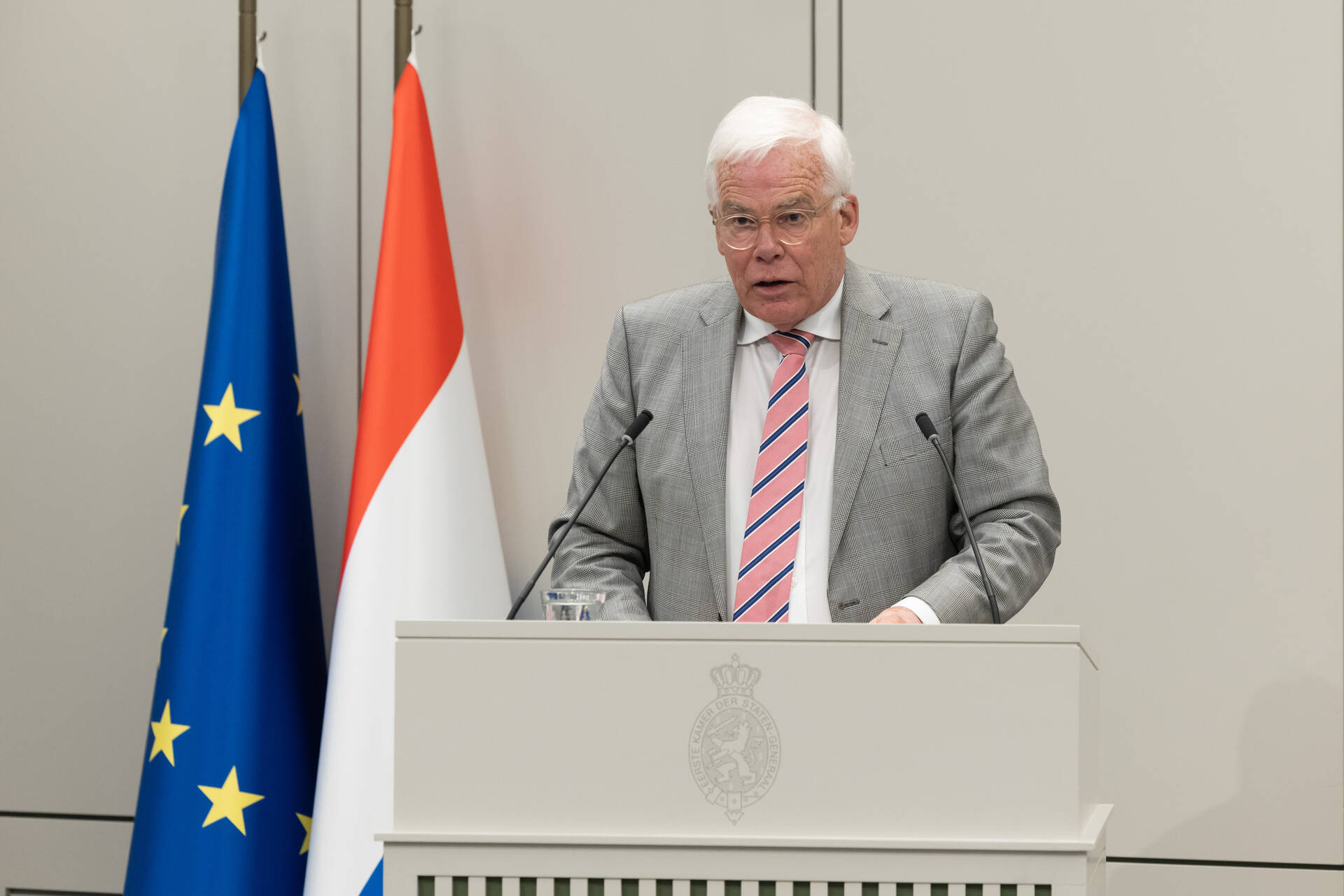 Senator Van Ballekom (VVD)