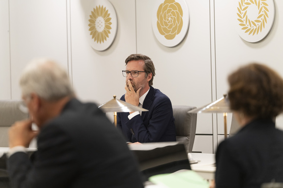 Minister Sjoerdsma van Buitenlandse Handel en Ontwikkelingssamenwerking tijdens het debat op 16 juni 2026