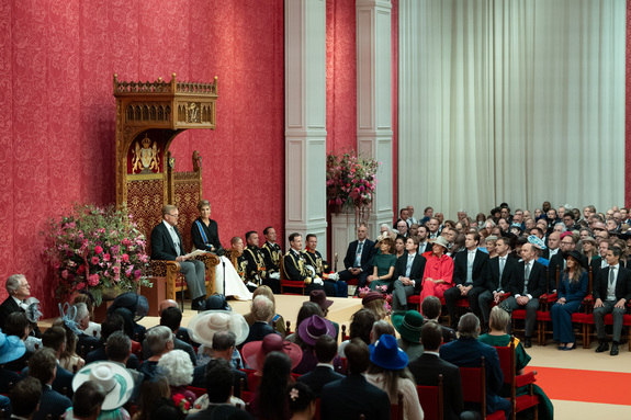 De koning leest de troonrede voor