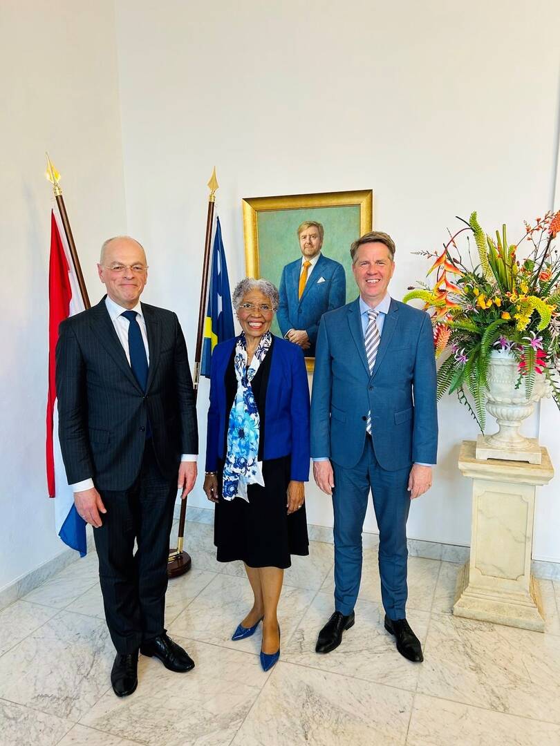 Voorzitters met Lucille George-Wout, gouverneur van Curaçao